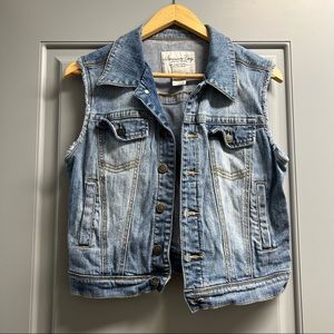 Sleeveless Jean Jacket Vest Medium Wash Fray